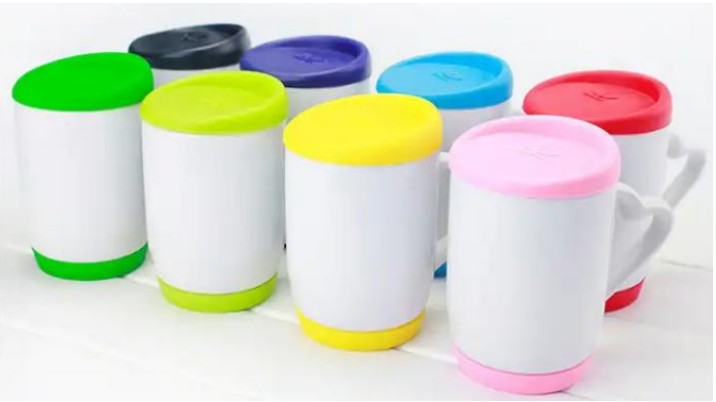 Luxurious Heart Handle Mug with Silicone Lid & Base